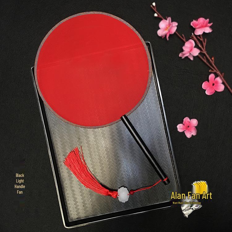 Éventail rond en soie rouge Hanfu ancien, orné d'un long pompon, pour la mariée.