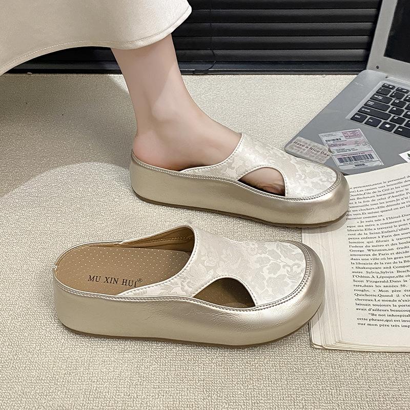 Silver thick-soled heightened pinch-on flip-flops for women's outerwear 2025 summer new fashionable versatile beach cool slippers