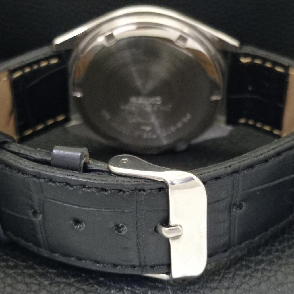 AUTOMATIC VINTAGE SEIKO 5 JAPAN 7005A MENS ARABIC WHITE DIAL WATCH A702440-5 R124-a702440