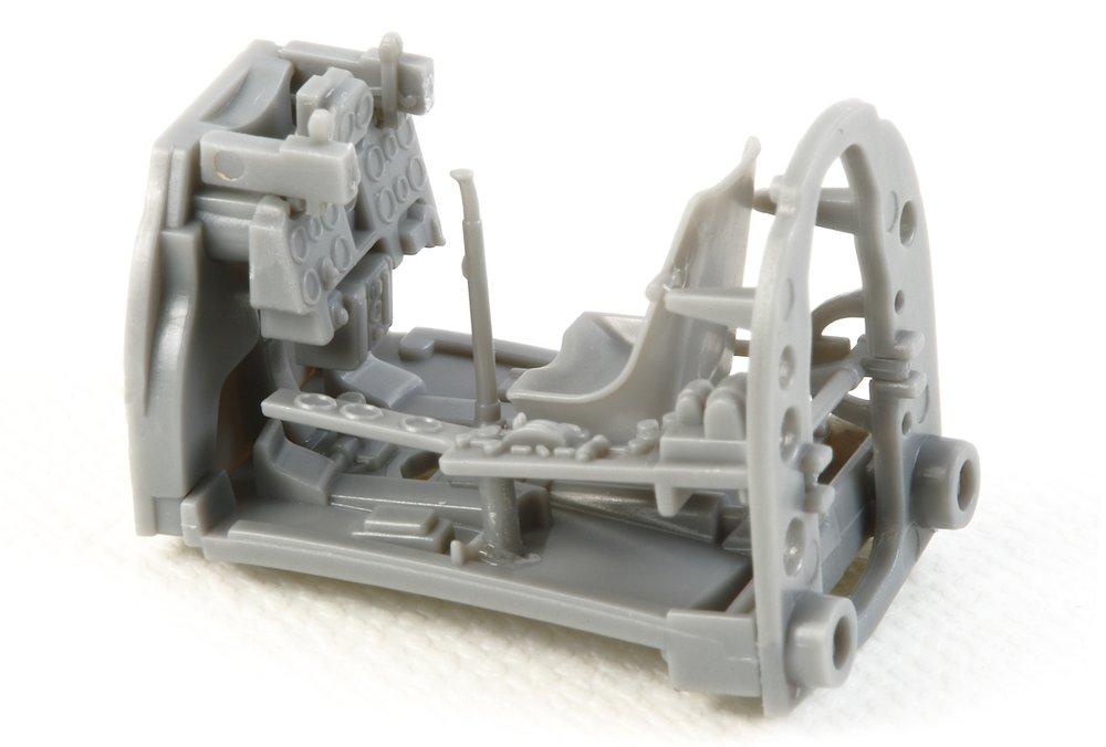 Tamiya 1/72 Warbird Collection No. 80 Japanese Navy Mitsubishi A6M Zero Type 21 Carrier Fighter Plastic Model Kit 60780