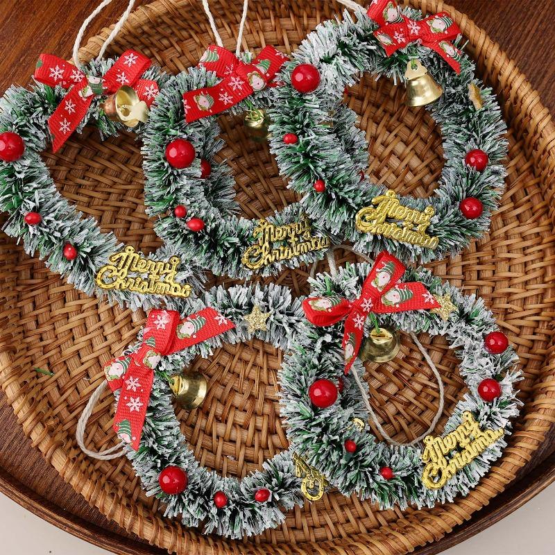 Mini Christmas Wreath Green Vine Ring Pine Cone Snowflake Decoration Red Berries Pendant Christmas Dollhouse Door Decoration
