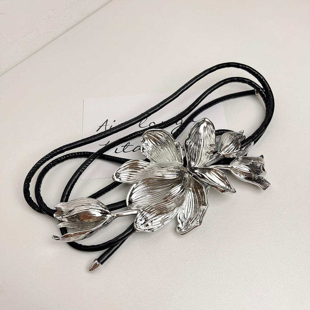 Black Leather Rope Flower Belt Metal Body Chain Waist Link Exaggerated Waist Chain  Women