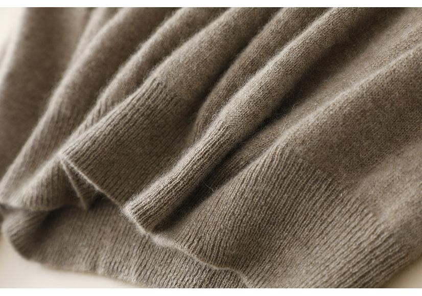 Baby Cashmere Seamless Slim Fit Half-High Neck Sweater