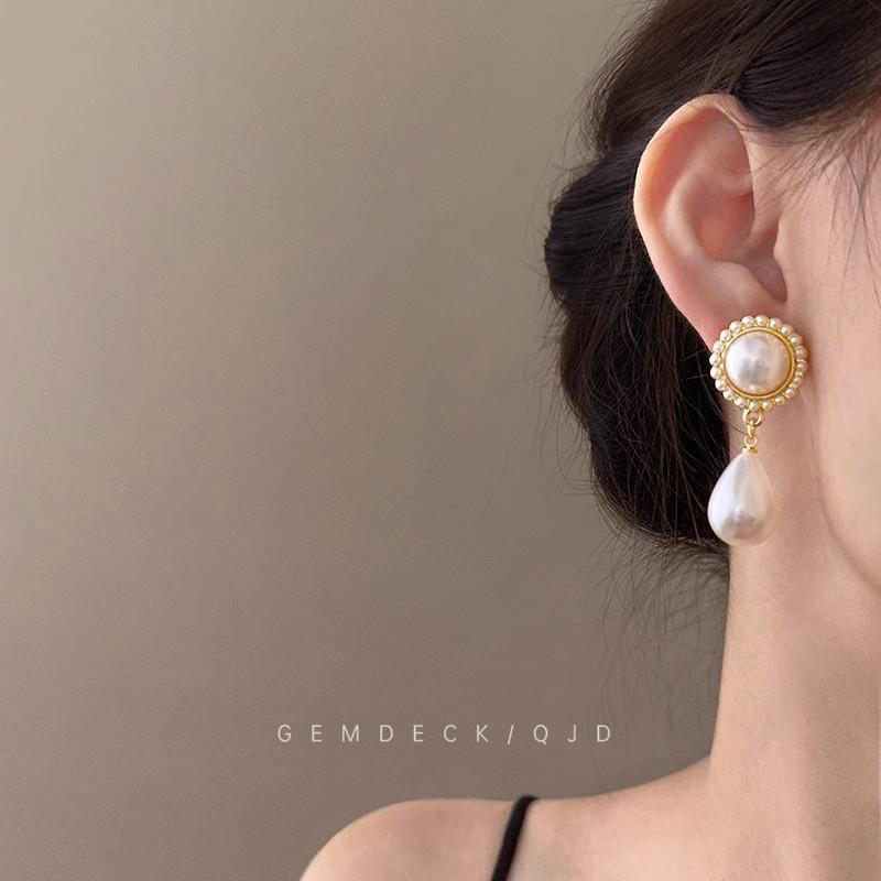 Luxurious European & American Diamond Tassel Stud Earrings for Evenings and Parties