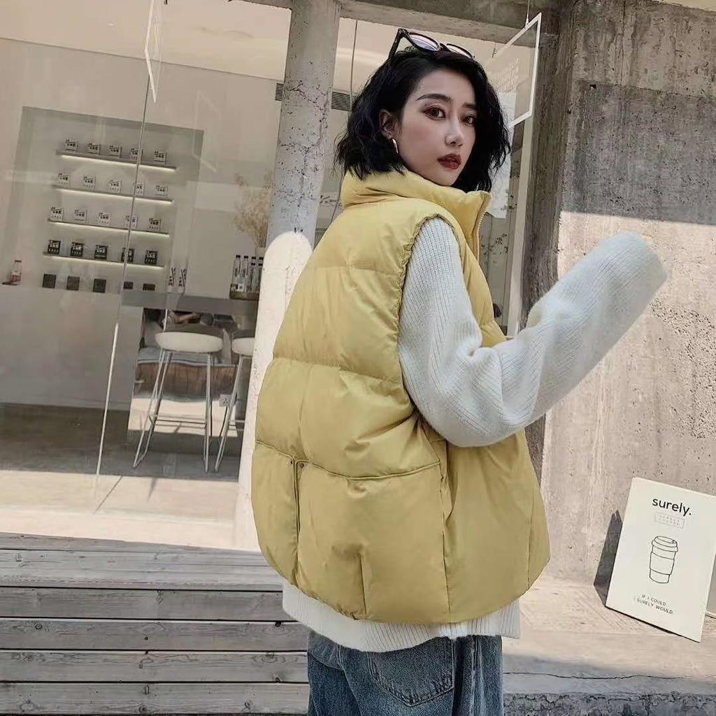 Autumn and winter new down vest women's short vest women's loose and light white duck down vest vest down liner tide