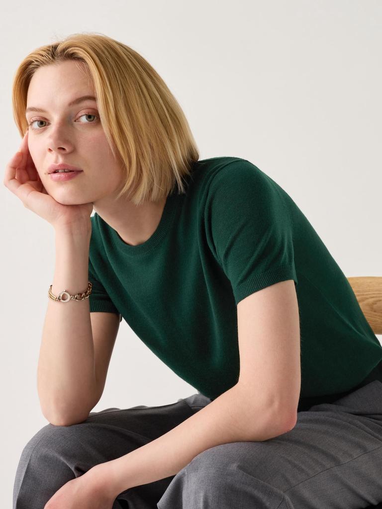 Uniqlo Merino Crew Neck Sweater  Short Sleeve 