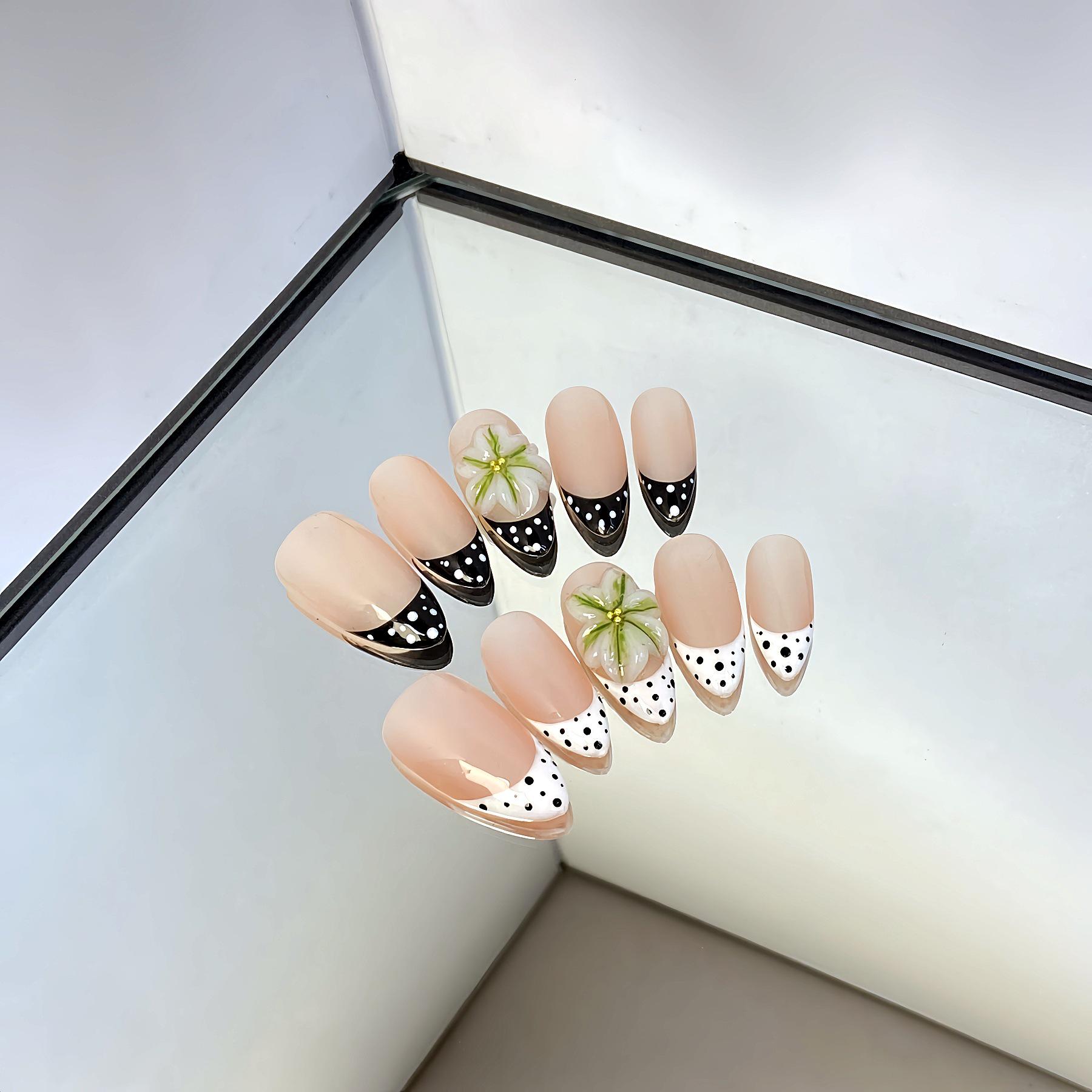 Retro Polka Dot 3D Wearable Nails, Black & White French Design, Trendy Date Manicure Extra Small