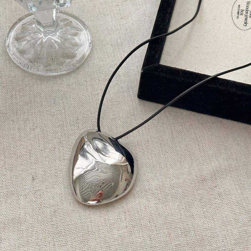 Fashion Matte Metal Irregular Pendant Necklace For Women Girls Simple Long Sweater Chain Accessory