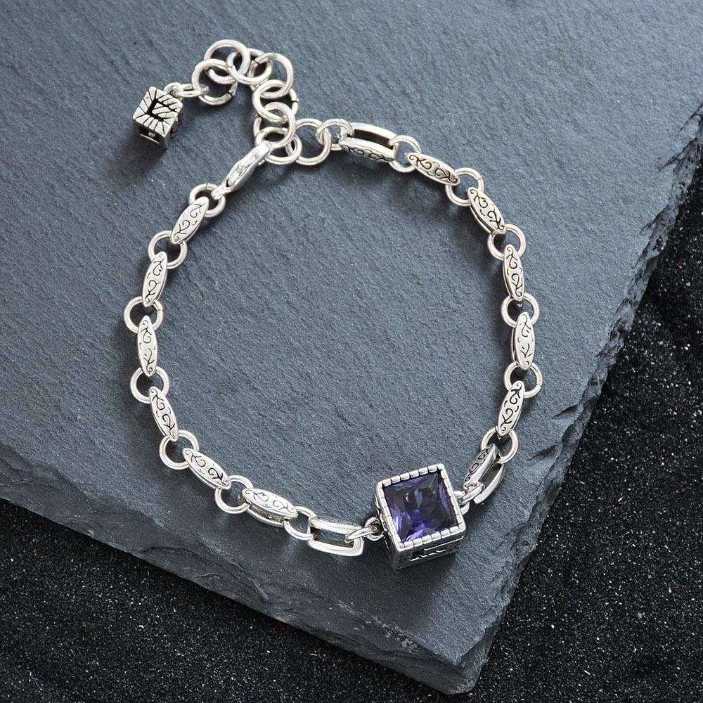 Fashionable Retro Bear Diamond Bracelet - Women's Unique High-End Charm