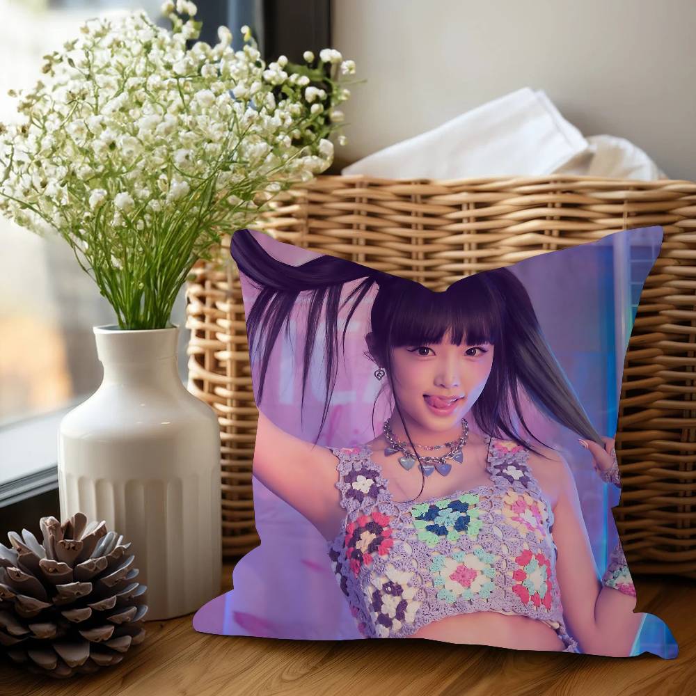 Singer C-Choi-Yena Pillow Anime Pillow Sofa Bed Head Pillow Cover Cushion Cover 45x45 Cm Fashion