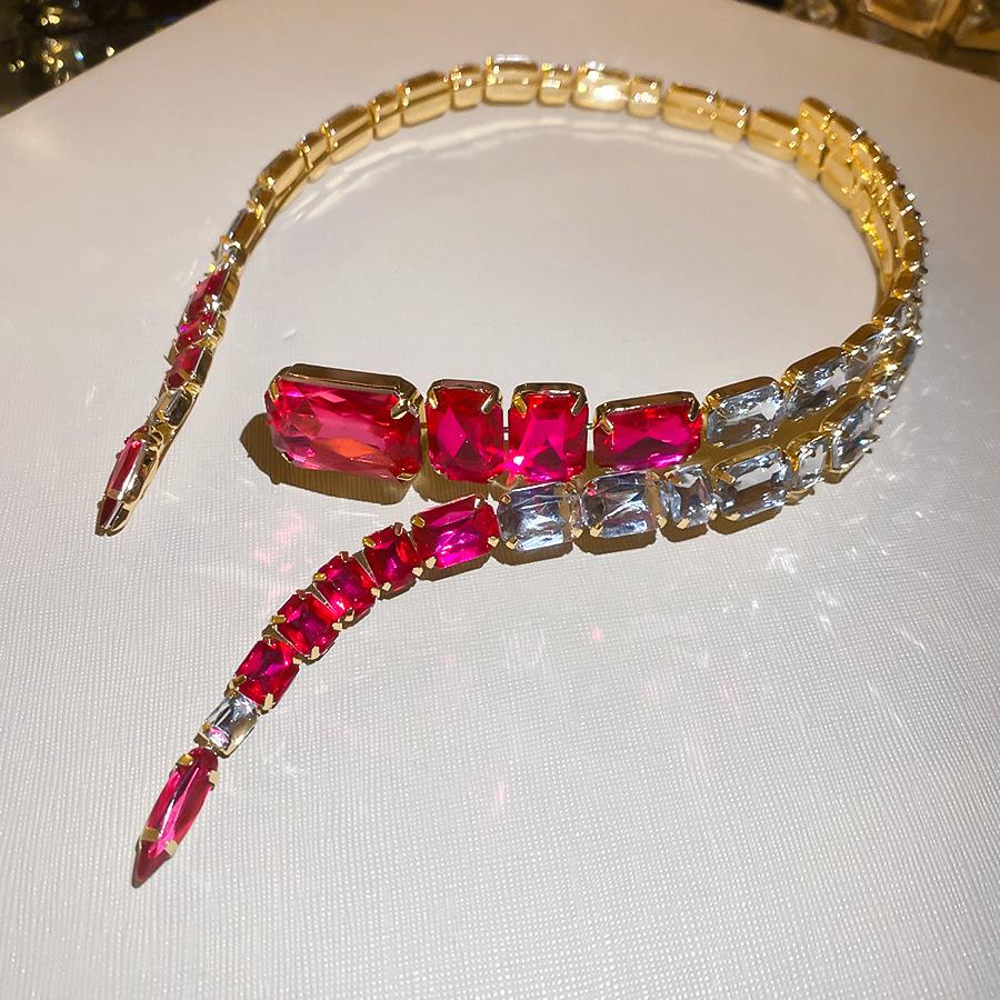 New Geometric Diamond-set Necklace, Personalized Trendy and Exaggerated, Light Luxury and Sophisticated Niche Necklace for Women