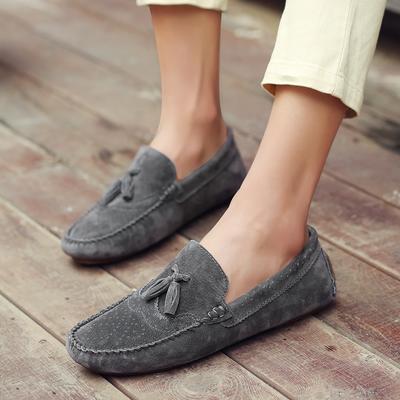 Novos mocassins masculinos de couro camurça de verão, sapatos baixos respiráveis para áreas externas, calçados casuais masculinos, borla, sapatos leves da moda