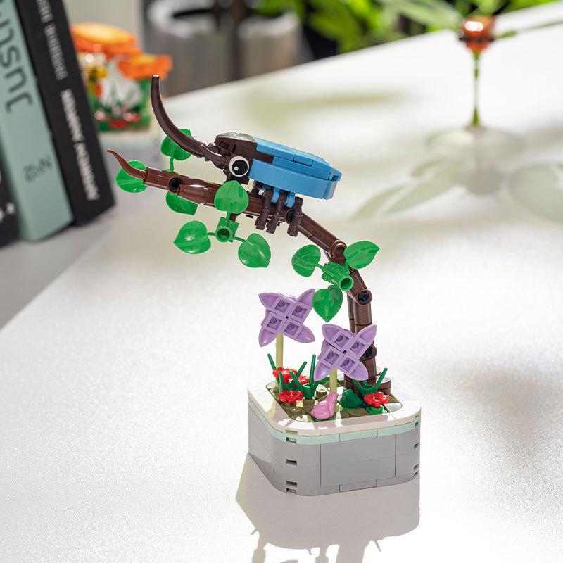 Compatible Lego Insect & Animal Building Blocks: Educational Flower Assembly Toy & Holiday Gift for Kids' Desktop Ornaments