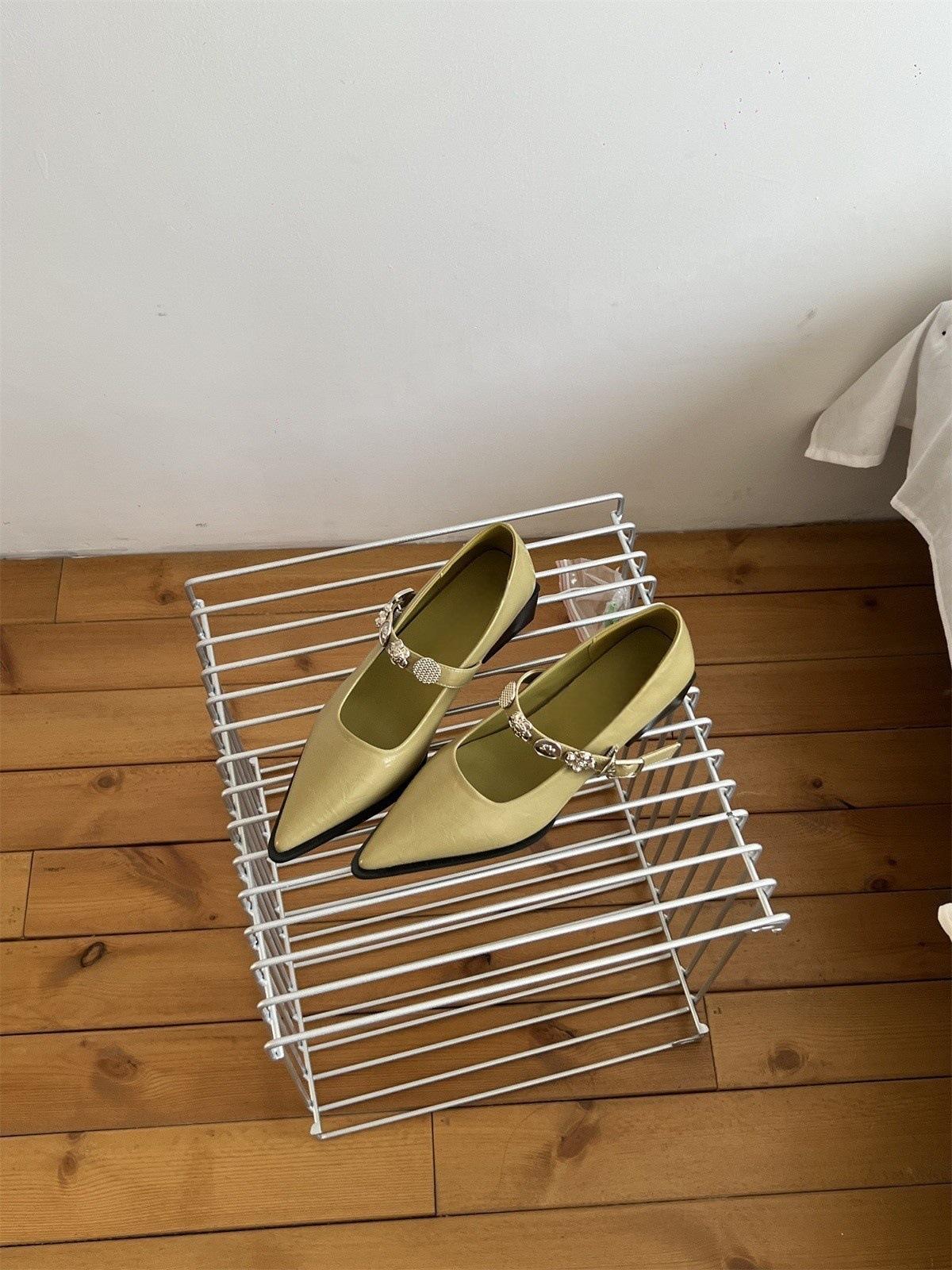 

Pointed head with metal thick middle heel Mary Jane shoes temperament single shoes small leather shoes women 39 зелёный