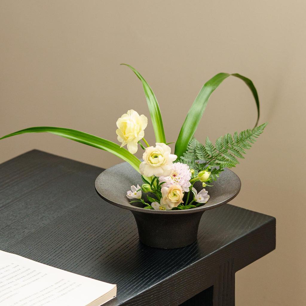 Peacock Green Zen Style Conical Ceramic Vase for Flower Arranging