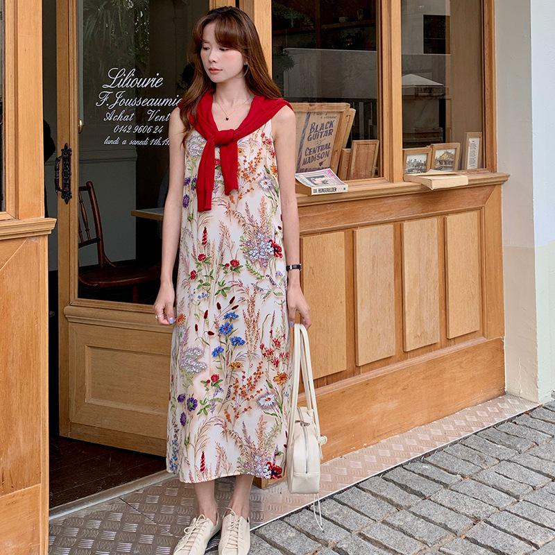 

Лавандовое атласное платье-комбинация с V-образным вырезом - Женское тонкое принтованное искусственное шелковое, длинное и универсальное, коллекция 2025 XXL (115-130)