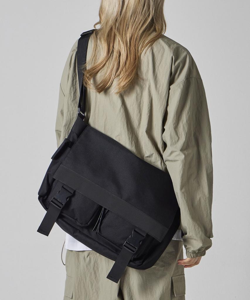Bsmt [Free Gift] Explorer Two-Pocket Messenger Bag