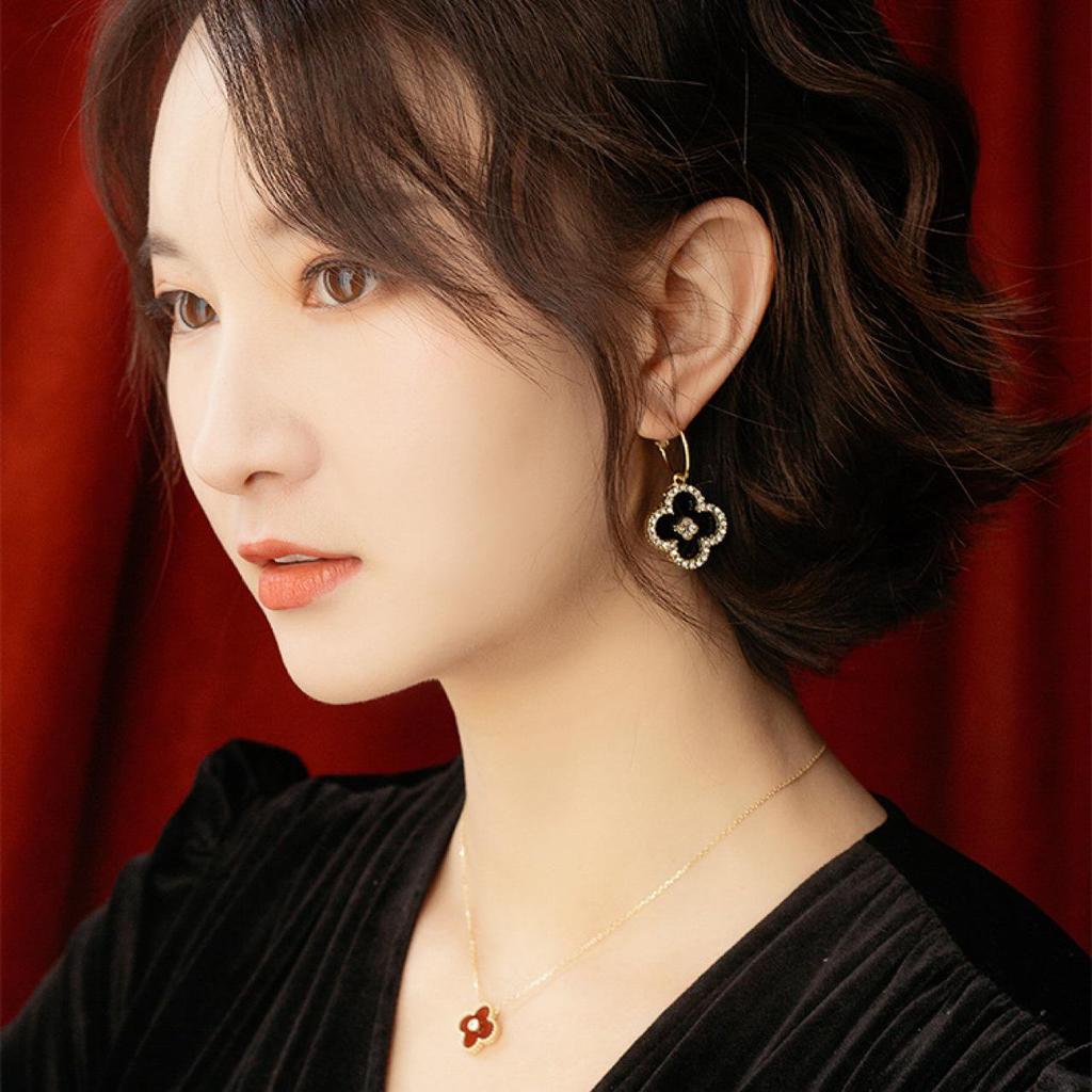 Dame Svart & Hvit Firkløver Øredobber - Fransk Mote, 925 Sølvnål, Geometrisk Design