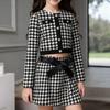 Set Elegant pentru Fete Toamnă Modă Copii Jachetă cu Mânecă Lungă Carouri Imprimeu Păsări Curea Talie cu Fundă Fustă Set Două Piese