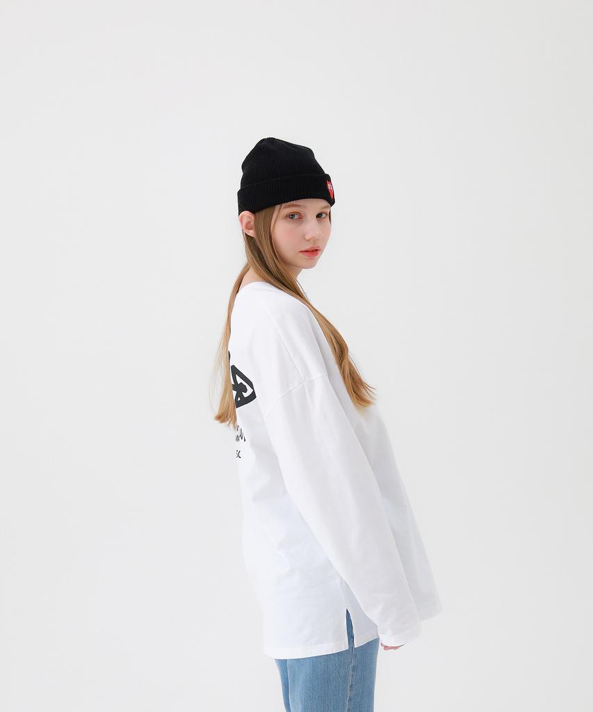 Seukaechideu My Crying Romance Logo Embroidered Short Beanie Black