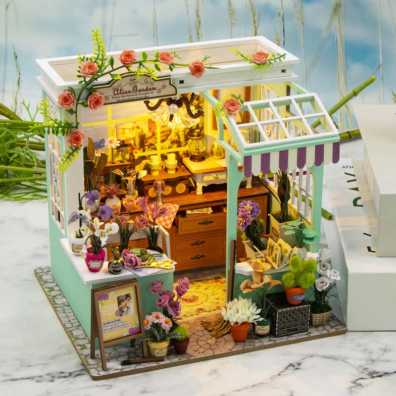Miniature DIY House - Roses on the Mountain*