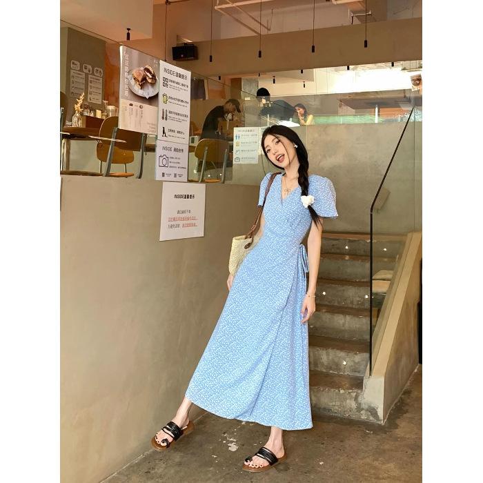 

Korean V-neck floral dress women s summer new loose short-sleeved waist holiday style short-sleeved A-shaped long dress S