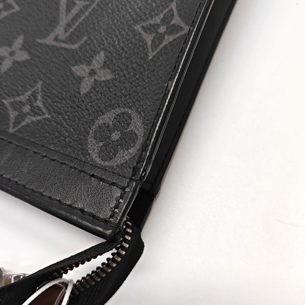 [Pre-Owned] Louis Vuitton Pochette Voyage MM 'Black Monogram Eclipse Canvas' - Very Good #1G1KZWY