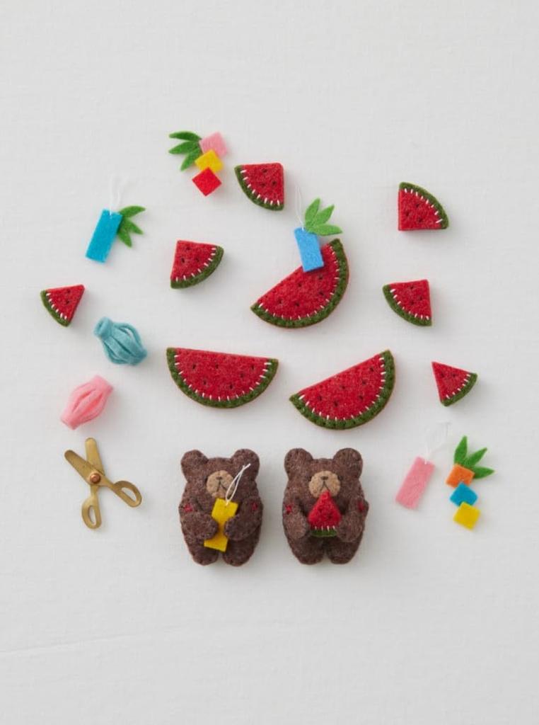 Felt Crafts Book “Enjoy the Seasons Cute Felt Mascots”
