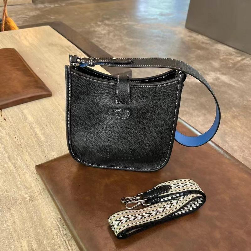 2026 New Top Layer Cowhide TOGO Leather Color Blocked 22 Yi F Lin Bag Unisex Crossbody Cross-border