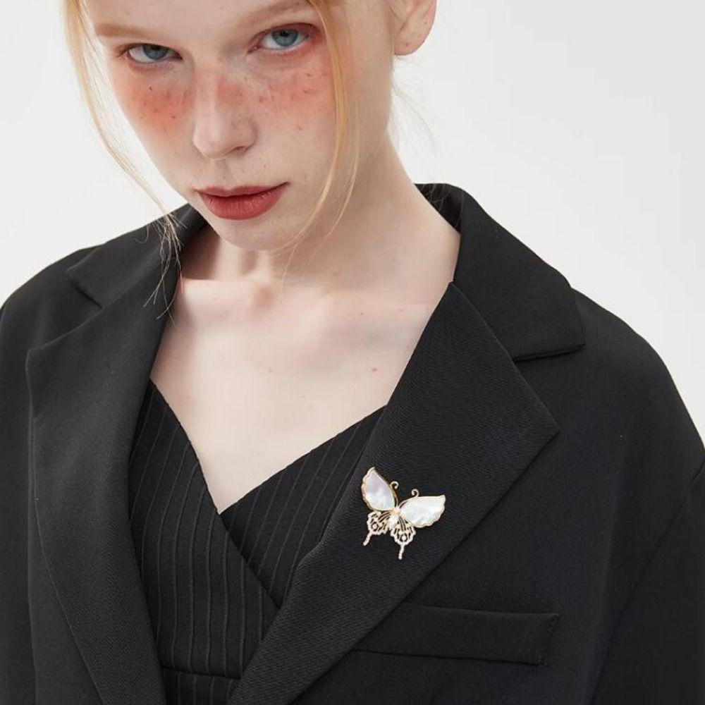 Exquisite Butterfly Brooches Retro Style Safety Pins Women Lapel Pins  Banquet