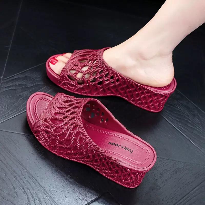 Pantofle se silnou podrážkou pro ženy 2025 Nové módní pantofle s dutou špičkou pro letní nošení, Protiskluzové pantofle pro venkovní nošení