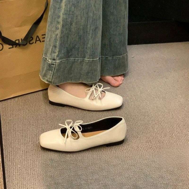 

Серебристые туфли Мэри Джейн с открытым верхом, на шнуровке, с бантом, весна 2025, новые мягкие плоские французские вечерние туфли для женщин Random stock shoes