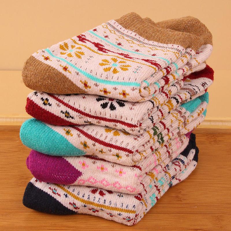 5/10 Pairs Comfortable Casual Autumn Winter Thickened Warm Fleece Socks for Women Octagonal Ethnic Style Mid Calf Wool Socks Cotton Versatile