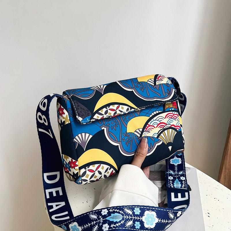 

Сумка женская через плечо, этнический стиль сумка для мам, большая вместимость женская сумка для шопинга Length 21CM Height 16CM Thickness 5CM