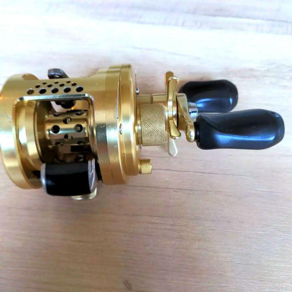 Used Vintage Calcutta SHIMANO CONQUEST 100 bait reel
