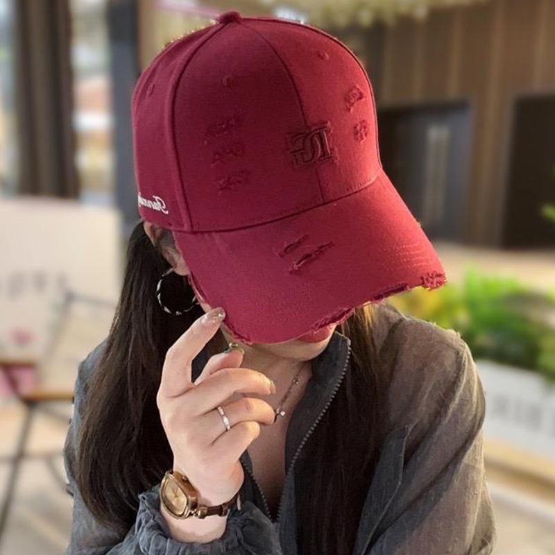 

Autumn and winter versatile face small baseball hat three-dimensional letter embroidery old hole fashion cap Adjustable