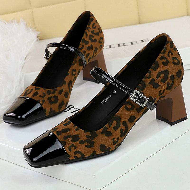

Shoes Leopard print Women Pumps Suede Middle Heel shoes Sexy Mary Jane Shoes Rhinestone buckle Ladies Shoes Square head 40
