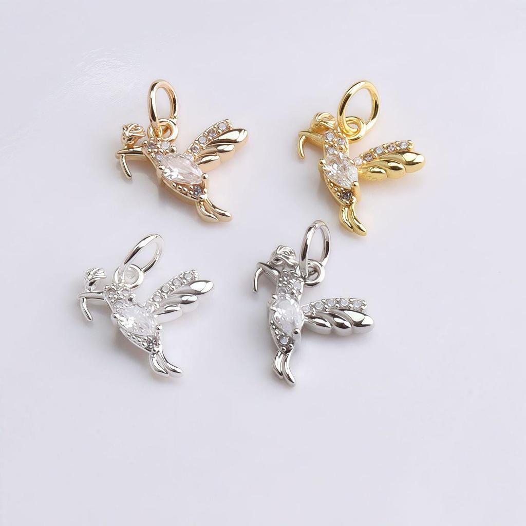 Přívěsek kolibřík ze 14K pozlacené mosazi se zirkonem – Korálky a doplňky pro výrobu šperků