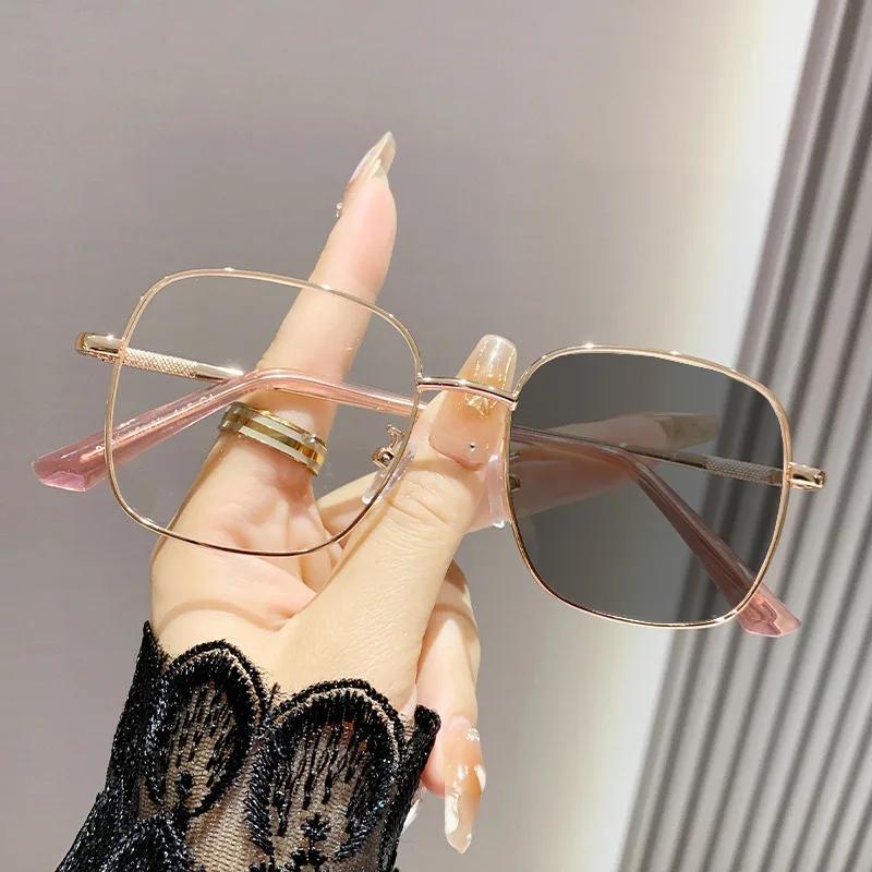 New Photochromic Square Myopia Glasses Large Frame Metal Anti Blue Light Color Changing Glasses for Men Women