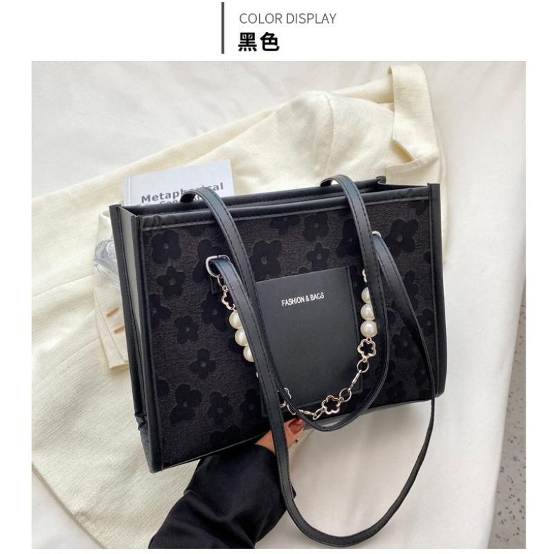 Personalized fashion bag women's new summer largecapacity pearl chain shoulder bag niche design underarm bag premium