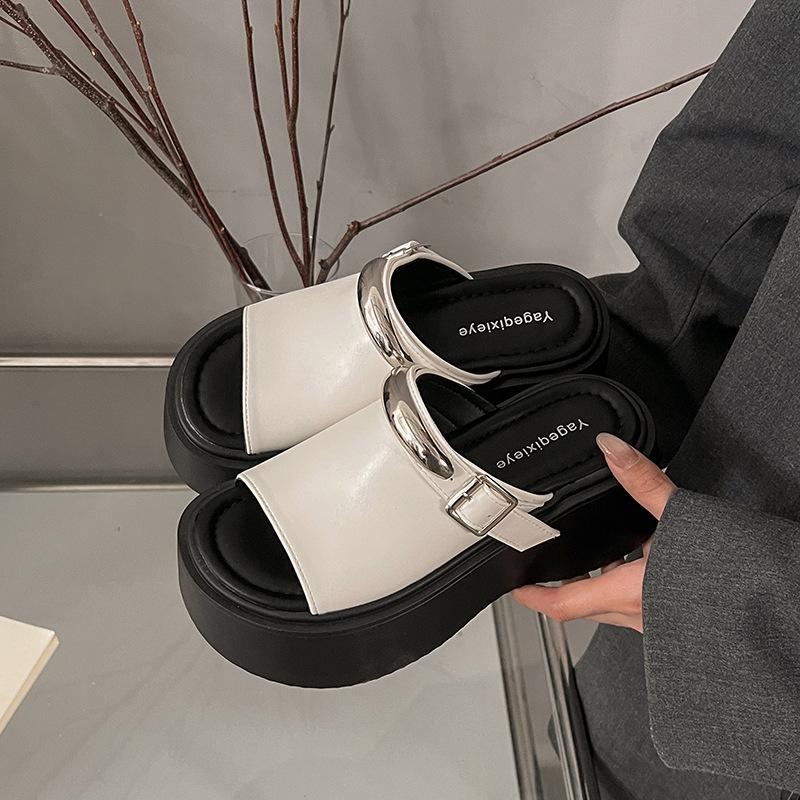 Small thick-bottomed cool slippers for women's outer wear 2025 summer new high-end metal buckle light bottom high-heeled sandals for women
