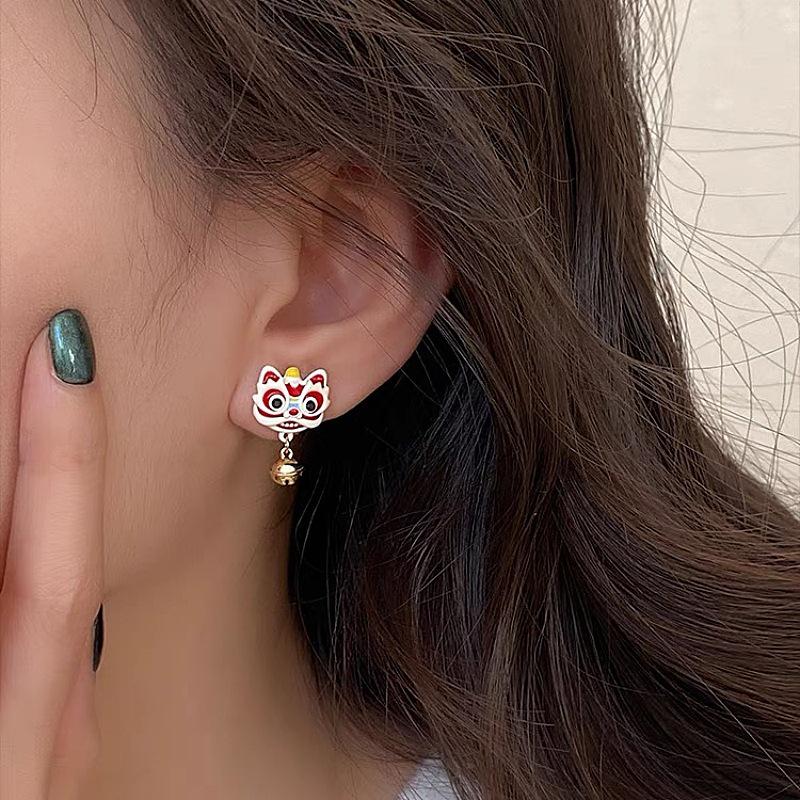 2024 Chinese-Style Red Little Lion Earrings: Festive New Year Accessories for Women