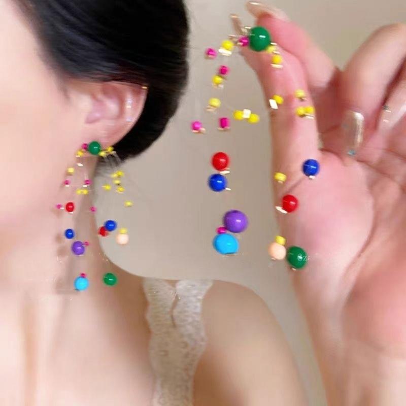 Verspielte Perlen-Hängeohrringe Dopamin-Stil Lange Statement-Ohrringe Einzigartiges Perlenstickerei-Accessoire für Feiertage und Events