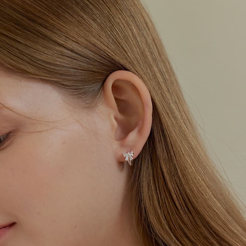 Lewe Clear Ribbon One-touch Earring (Silver/Gold)