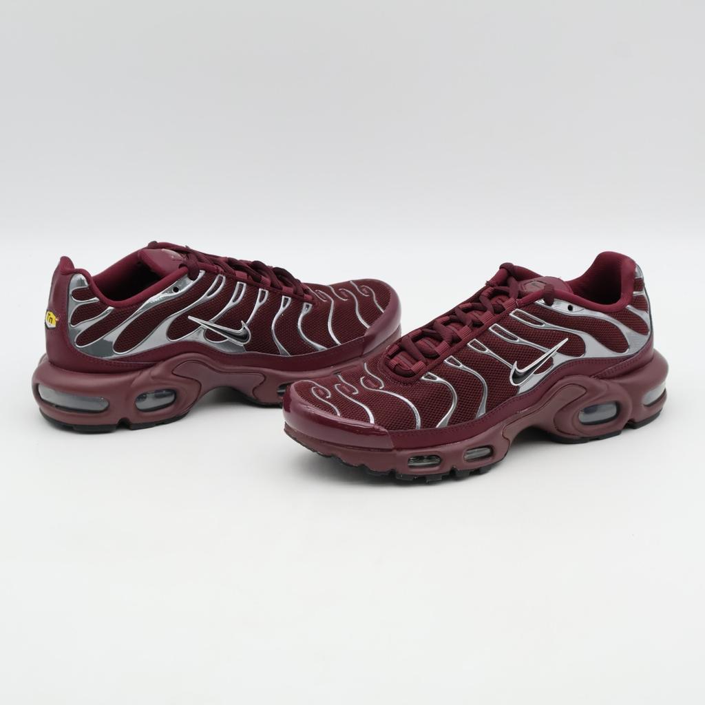 HJ9743-600 Nike Air Max Plus SE Night Maroon Dark Team Red Metallic (Women's)