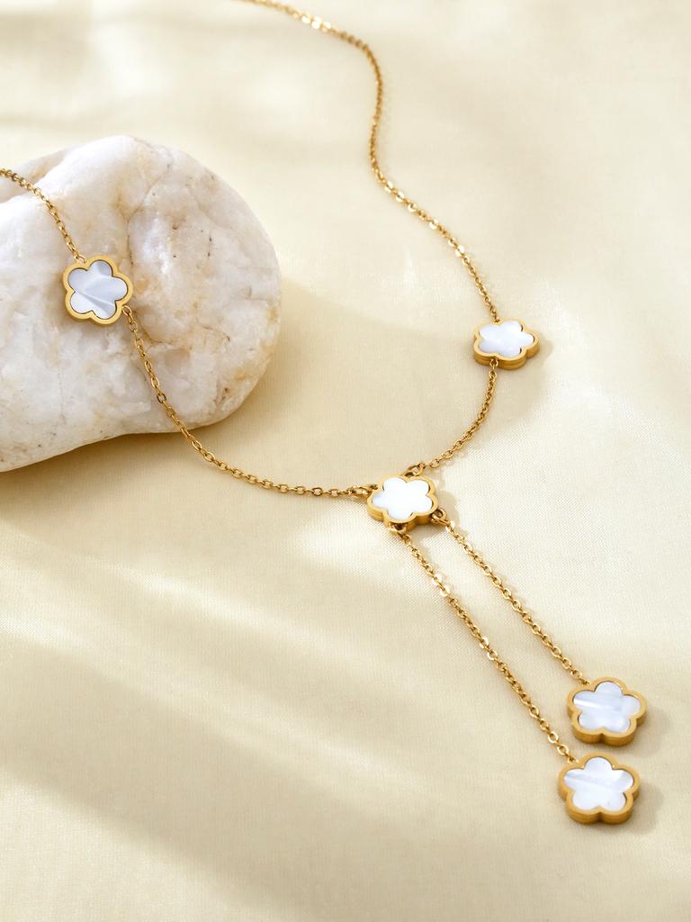 Koreanskt mode temperament litet fräscht rostfritt stål 18K guldpläterat zirkonmor femklöver blomma halsband kvinna