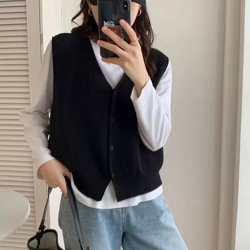 New Japanese and Korean casual vertical stripe simple solid color knit tank top for women, layered sleeveless commuter top