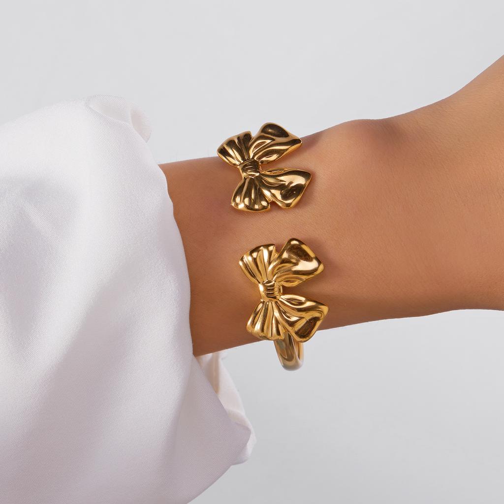 New Classic Sun Moon Pattern Open Bangles Bracelet For Women Gold Color Stainless Steel Heart Cuff Bracelet Hand Ornament Gift