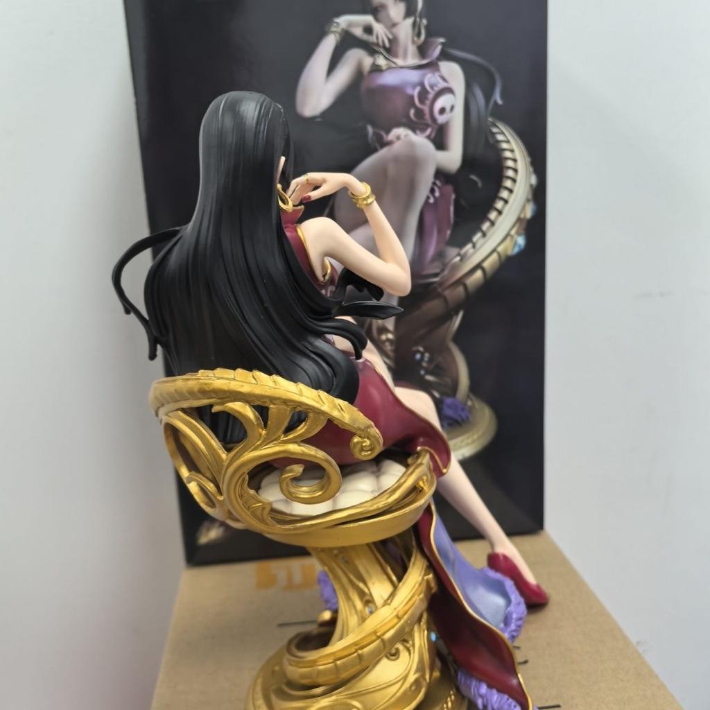 JT Studio One Piece Sofa Empress SnakeJi Can Move PVC Favorite Domineering Table setup Noble  9.05inch/23cm Zoro Toys Gifts