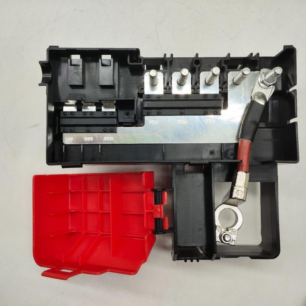 Cadillac Chevrolet 84354716 Battery Cable Fuse Box